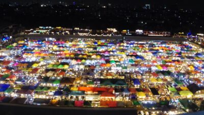 バンコクで偶然できた奇跡の夜景「タラートロットファイ・ラチャダー」グルメや買い物、行き方を実レポ！